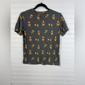 Disney‎ juniors Pooh Bear gray graphic t-shirt. Size Medium.